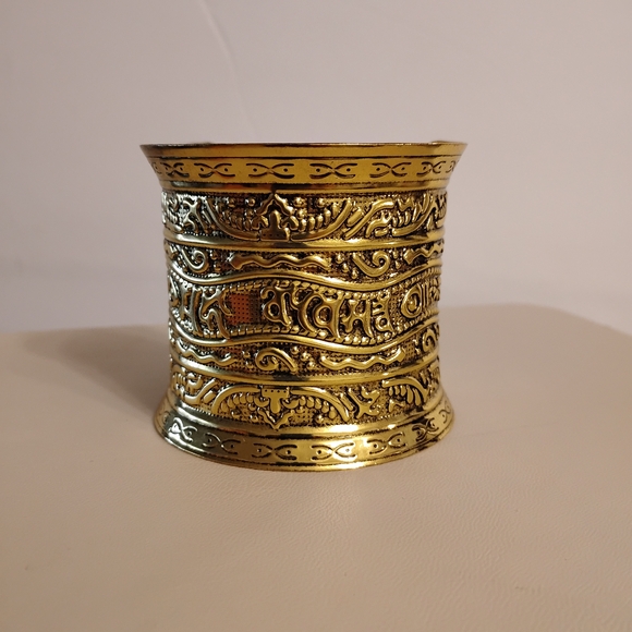 Gold Ornate Cuff Bracelet - Picture 7 of 7
